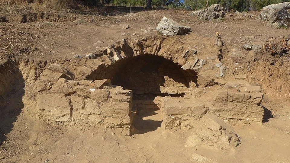 2 bin yıllık 'oda mezarlar' bulundu