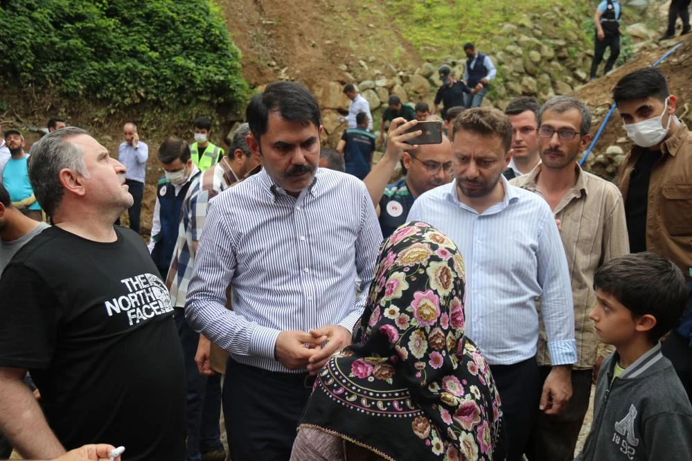 Hac için biriktirdiği paralar selde gitti