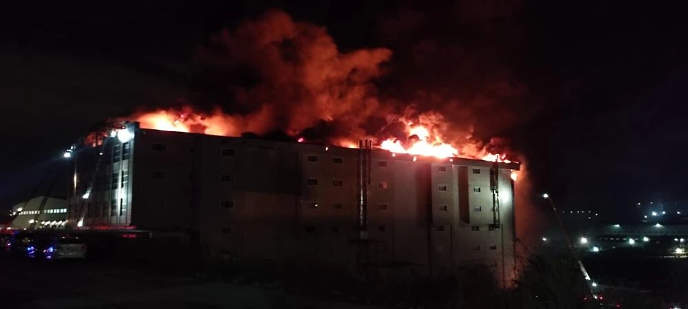 İstanbul Hadımköy'de büyük fabrika yangını