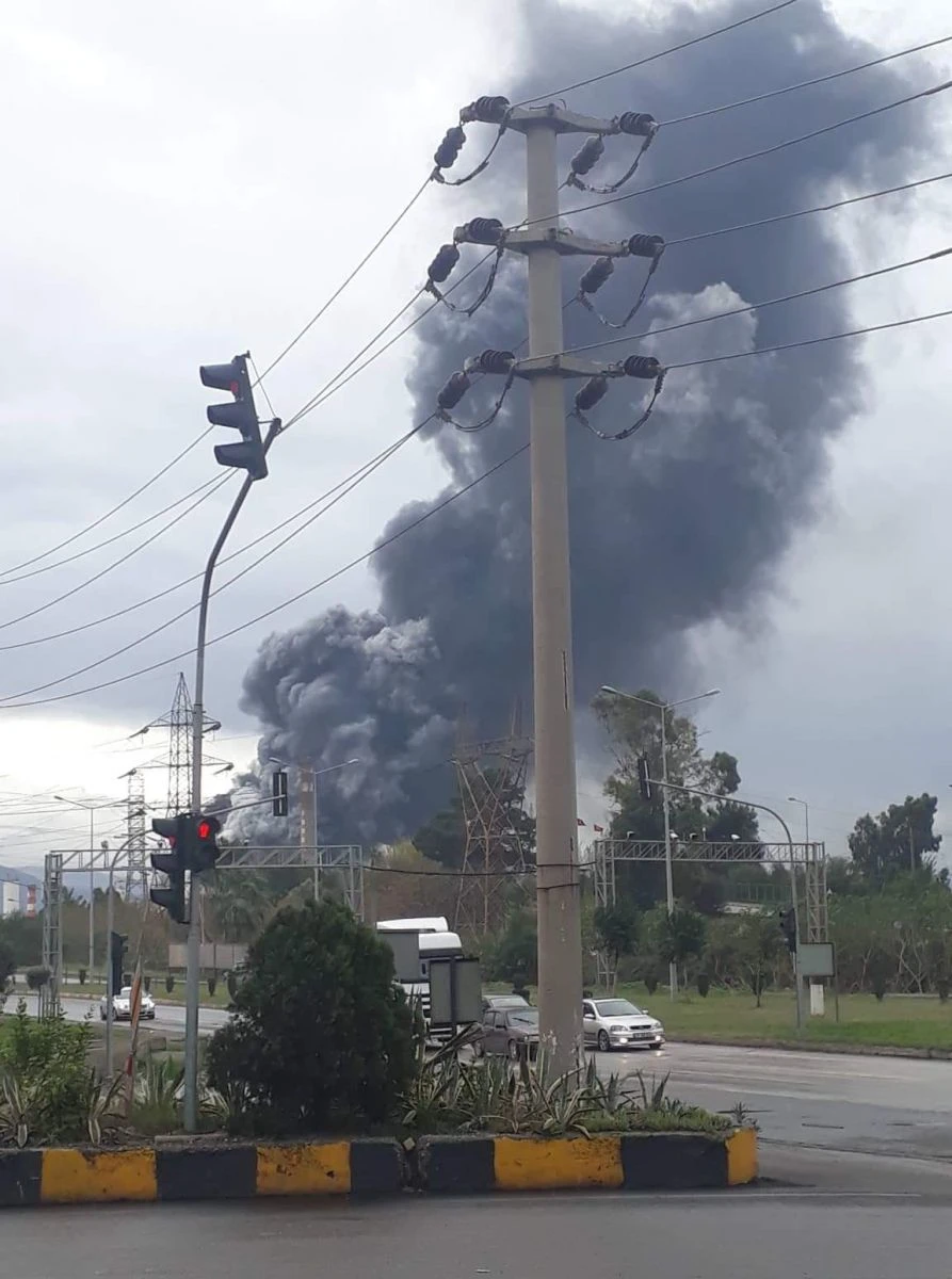Hatay'da demir çelik fabrikasında şiddetli patlama