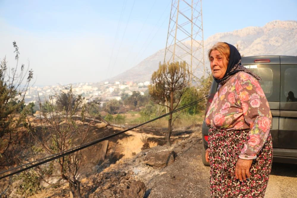 Yangında evi küle döndü: Hamide Teyze yürekleri dağladı