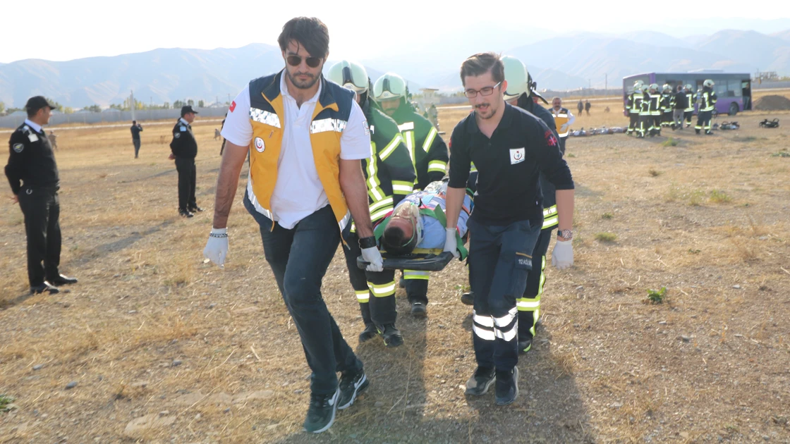 Yüksekova Selahaddin Eyyubi Havalimanı'nda yangın tatbikatı