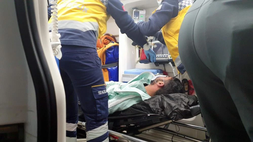 Habere giden İHA muhabiri intihara kalkışan babayı kurtardı