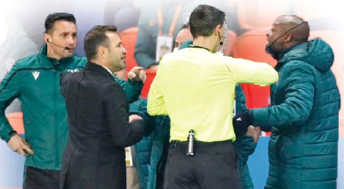 Başakşehir'e dünyadan destek yağdı