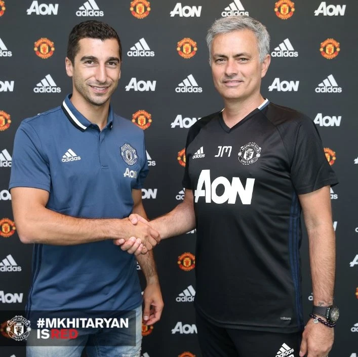 Manchester United dev transferi açıkladı