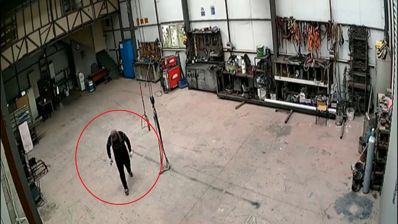 GTA: Bursa! Alarm çalınca panikleyen hırsız komedi filmlerine taş çıkardı