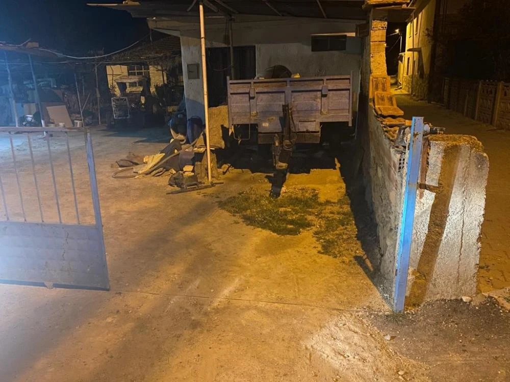 Hırsız bu kez abarttı, sahipleri içerideyken evin kapısını çaldı