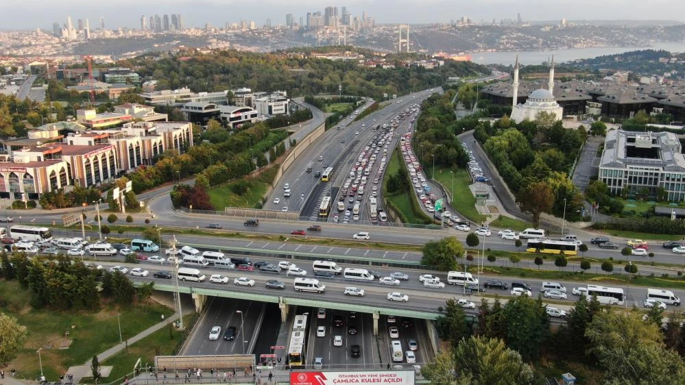 İstanbul’da trafik mesaisi erken başladı, yoğunluk yüzde 55’i gördü