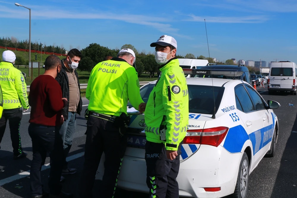 İstanbul’da sokağa çıkma yasağı öncesi tedbirler artırıldı