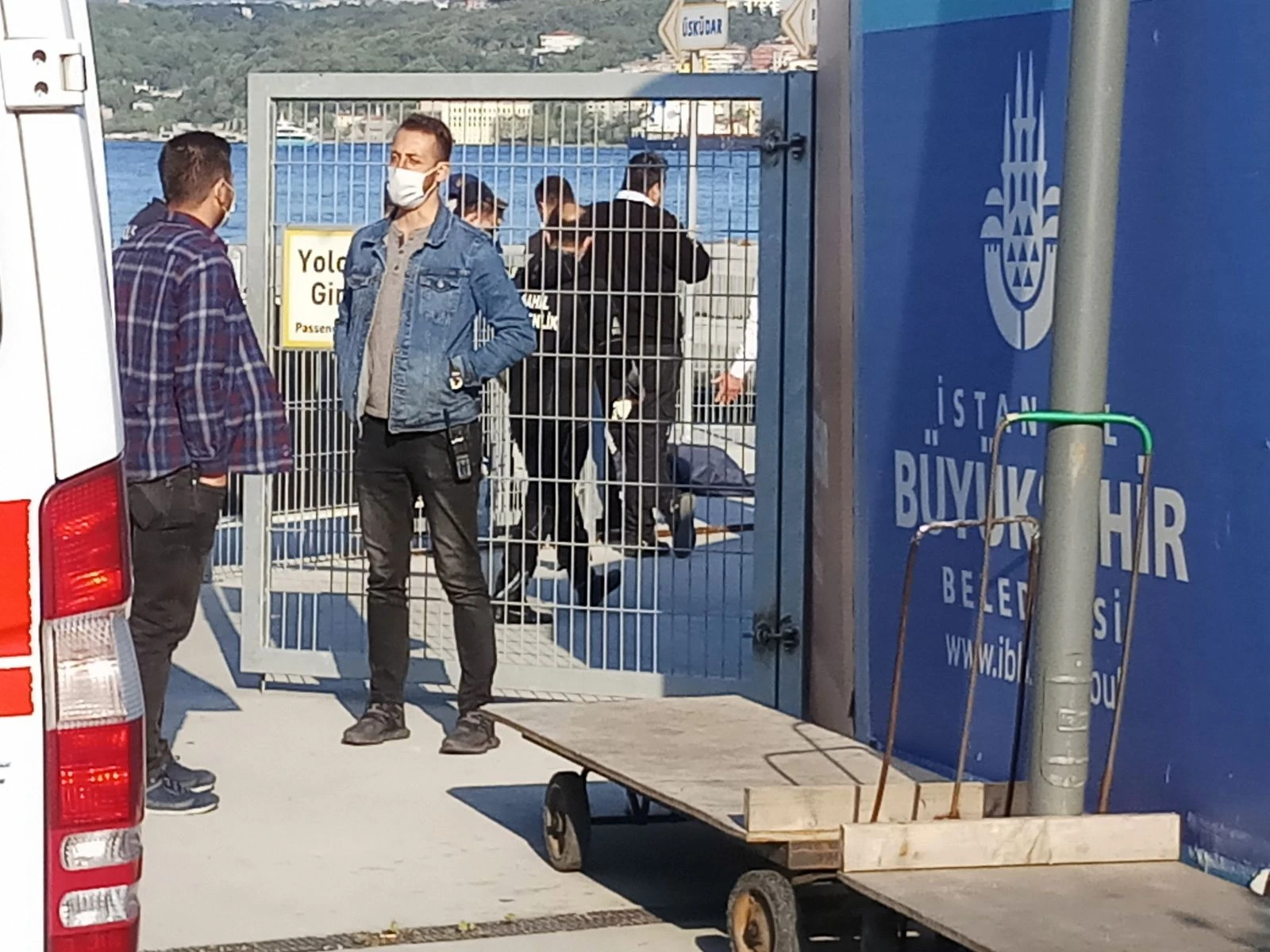 Kabataş iskelesinden denize atlayan şahıs hayatını kaybetti