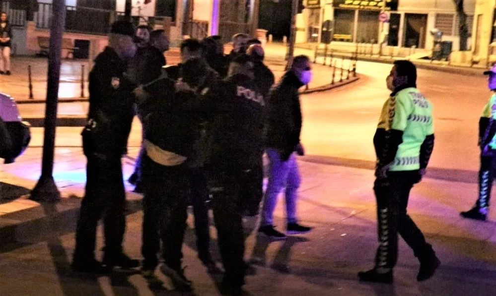 İp sarkıtarak eve girdi, boşanma aşamasındaki eşini öldürdü