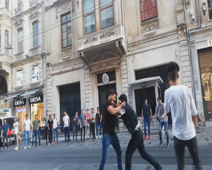 İstiklal Caddesi'nde 'meydan savaşı'