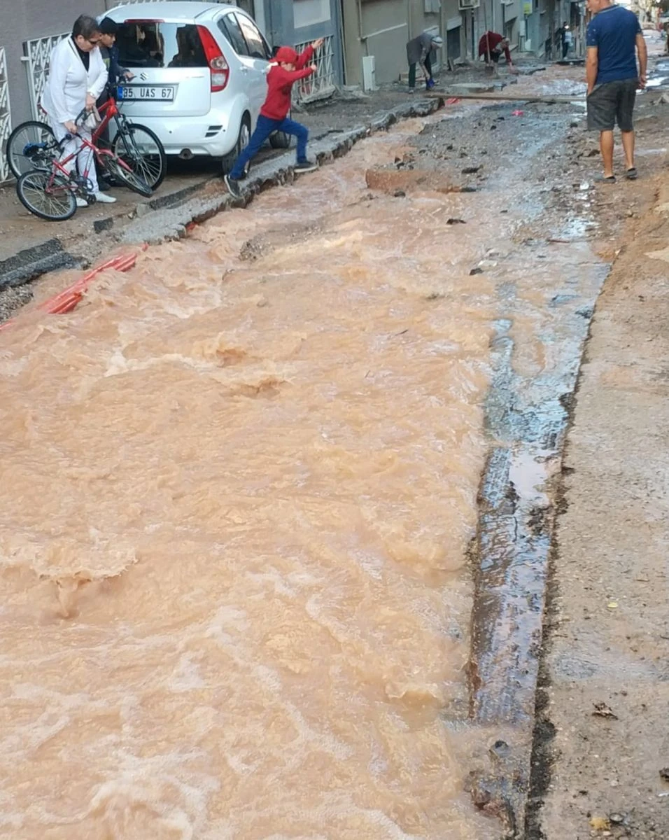 İzmir, Venedik'e döndü