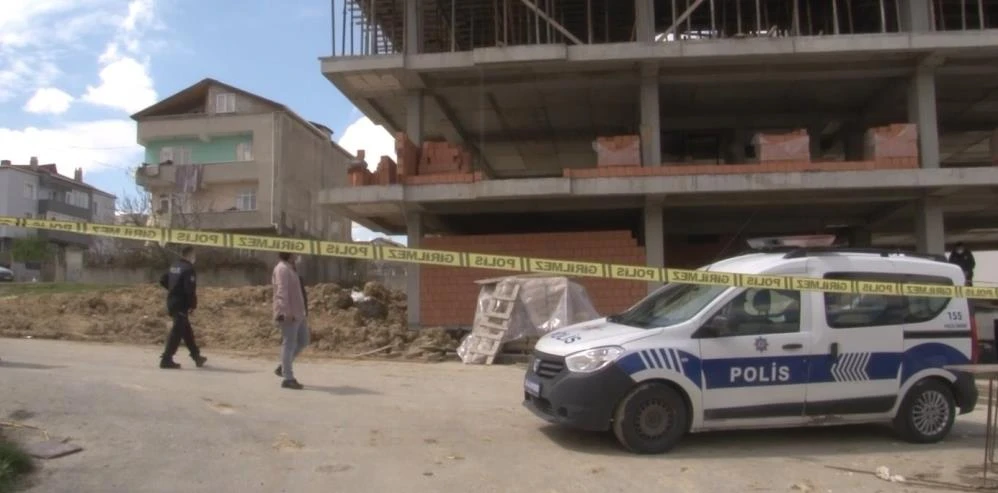 İnşaattan düşen yabancı uyruklu işçi öldü