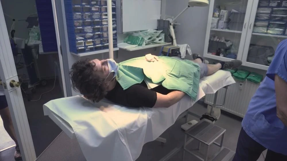 Türk Iron Man derisinin altına çip yerleştirdi: Yürüyen anahtar