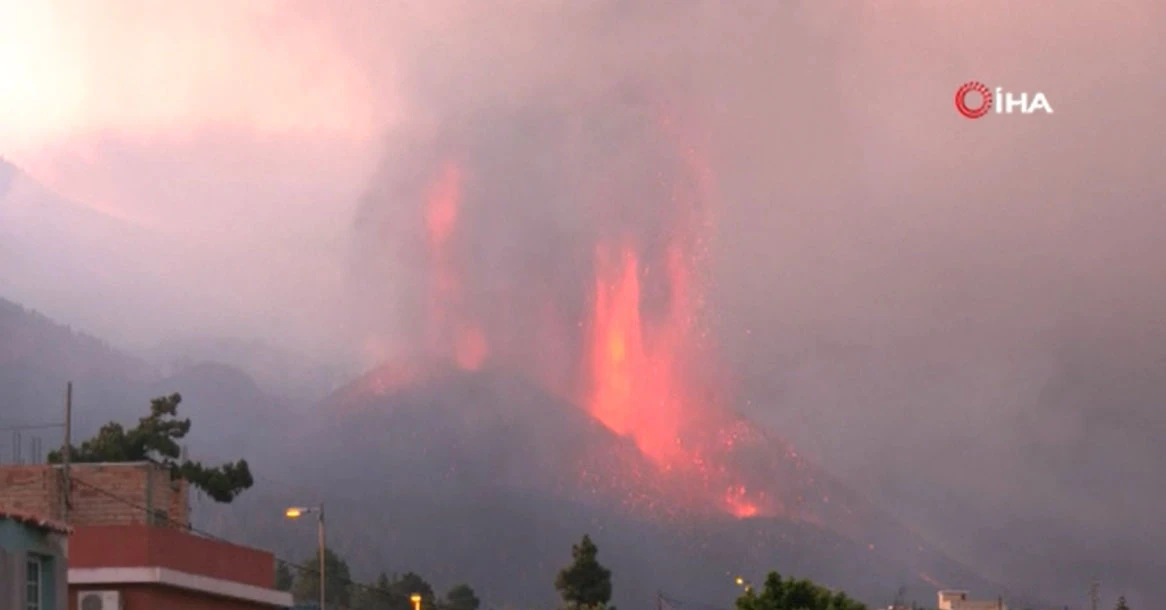 İspanya'daki yanardağın lavları 434 hektara yayıldı