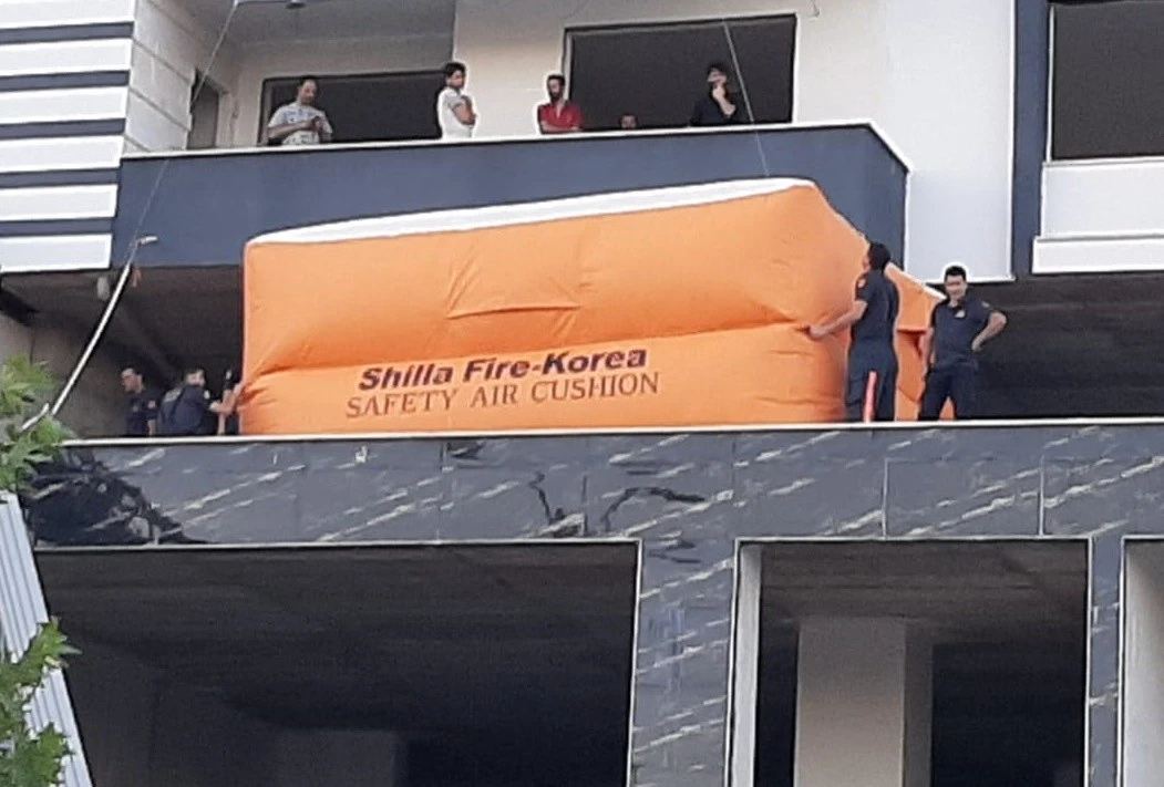 Elazığ'da 12 katlı binada intihara teşebbüs