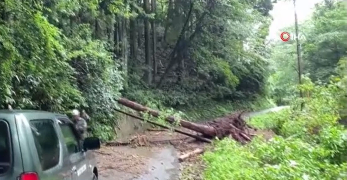 Lupit Tayfunu Japonya'yı vurdu! Yüz binlerce kişi tahliye edildi