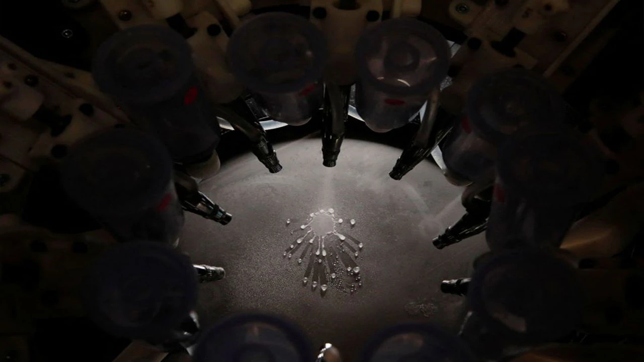 Bu da oldu: Yalayınca tat gelen televizyon üretildi