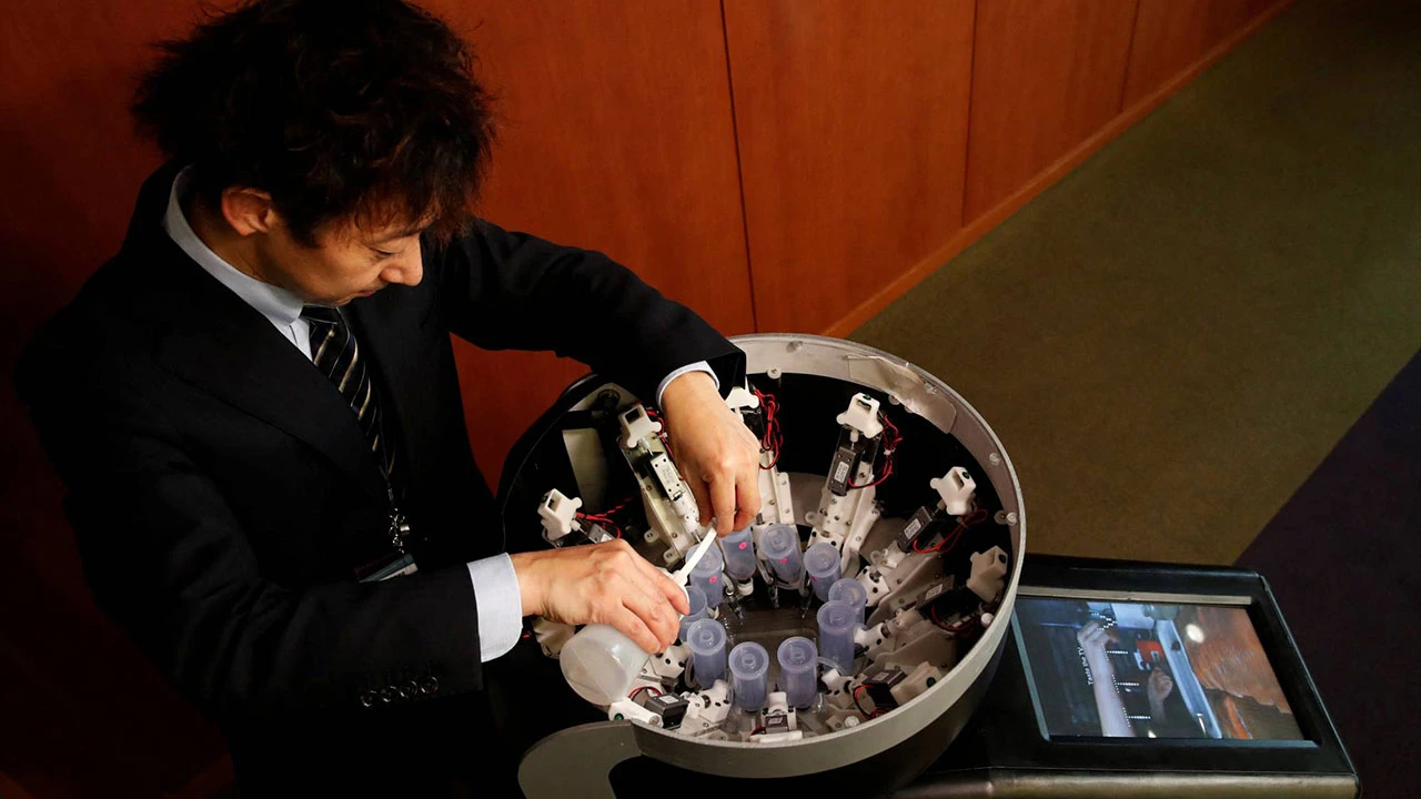 Bu da oldu: Yalayınca tat gelen televizyon üretildi