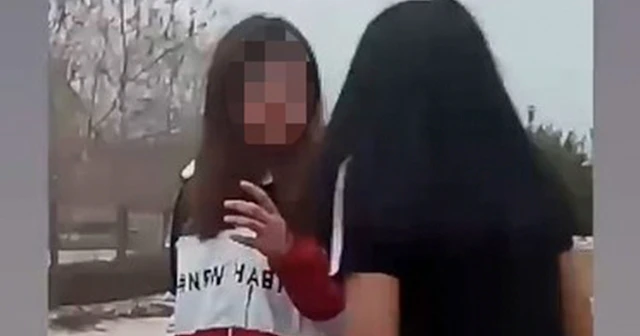 Denizli’de kız çocukları çete kurdu! Kan donduran görüntüler ortaya çıktı