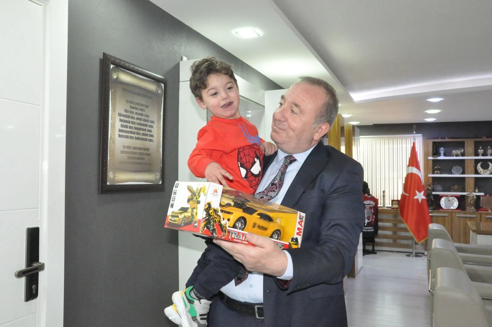 Yarım kalpli küçük Rüzgar’a belediye sahip çıktı