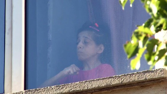 Annesi kilitledi, polis çilingirle kurtardı