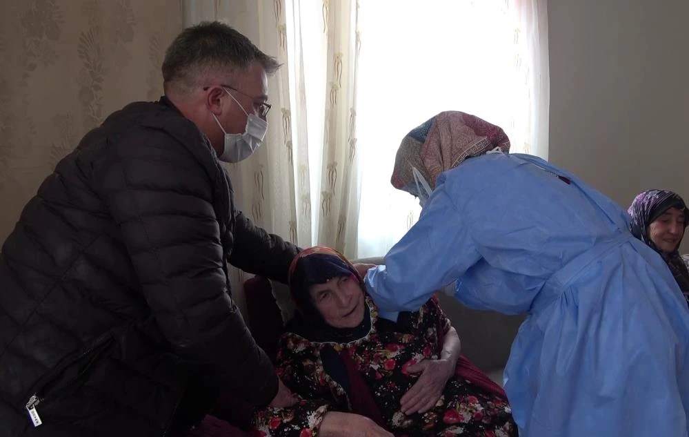 Kovid-19’un giremediği bu köyde aşılama tamamlandı