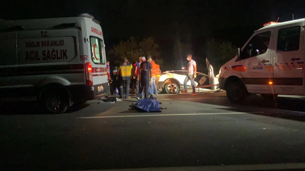 Zincirleme kazada aynı aileden 4 kişi öldü