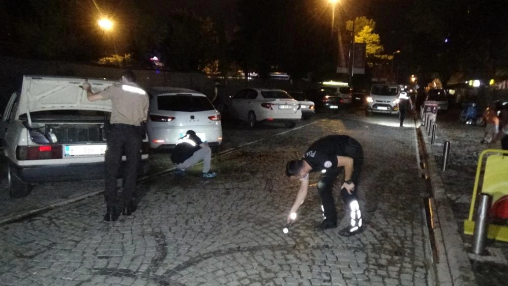 Kavgayı ayırmak isterken silahla vuruldu