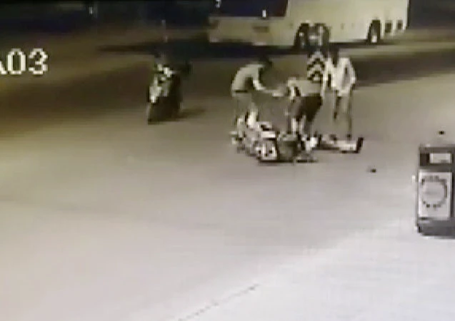 Antalya'da korkunç kaza! Kazazedeye yardıma koşanları ezdi