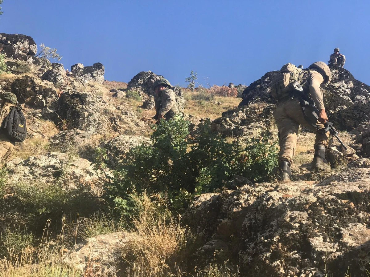 Komandolar teröristlere göz açtırmıyor