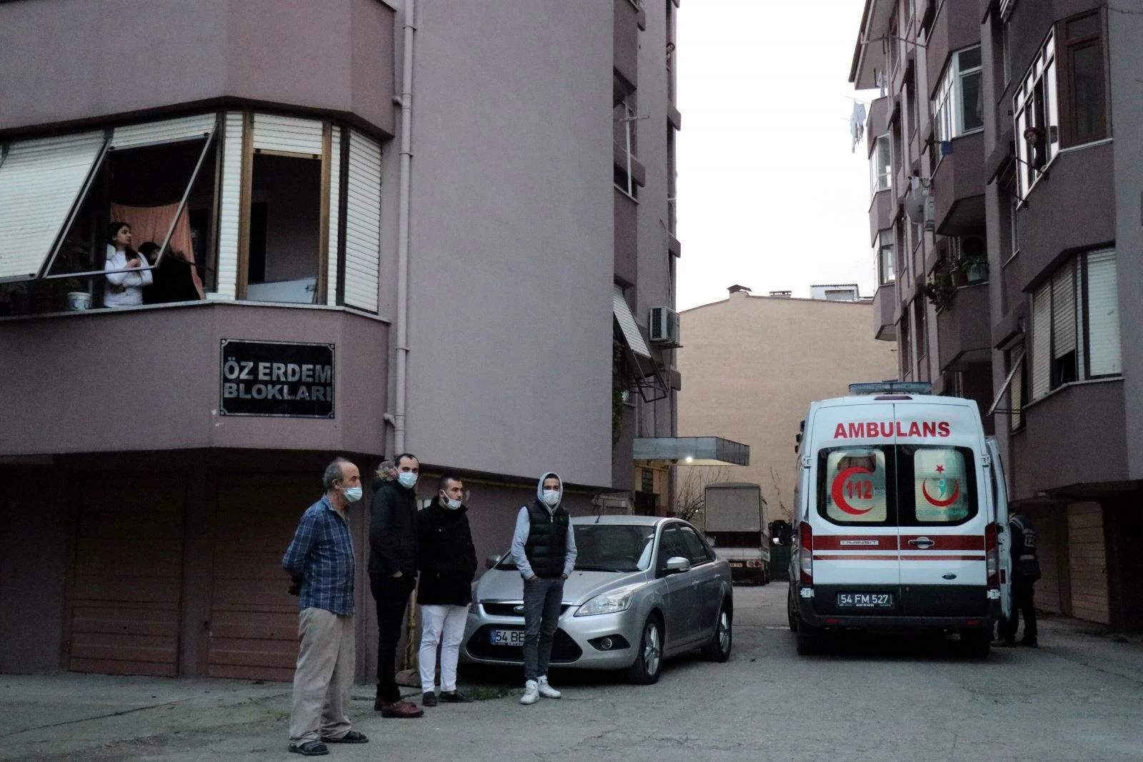 İki kardeş birbirini bıçakladı