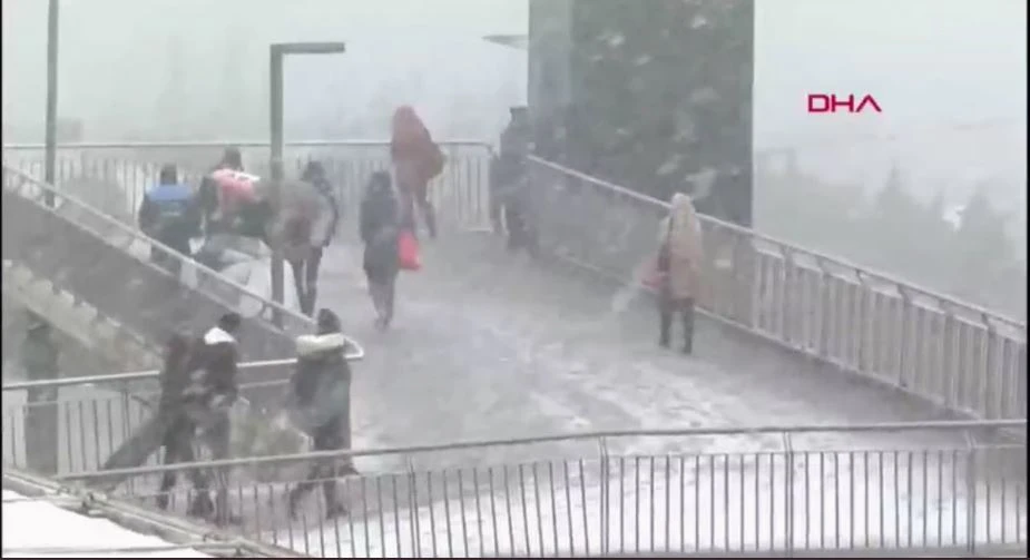 İstanbul'da kar yağışı başladı
