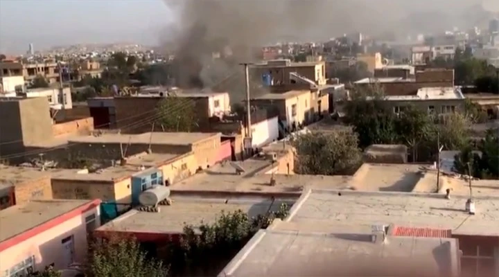 Kabil Havalimanı'na saldırı hava savunmayla engellendi