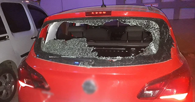 Yediği ceza sonrası kafa atarak camını kırdığı araç hakimin çıktı
