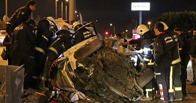 Yeni evli çifti trafik kazası ayırdı