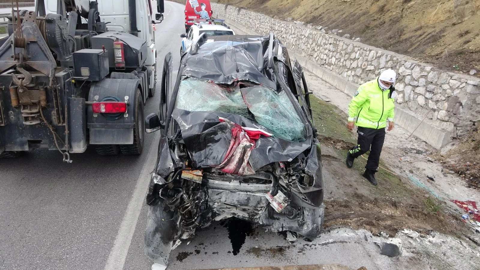 Oğullarını askere teslim eden aile kaza yaptı