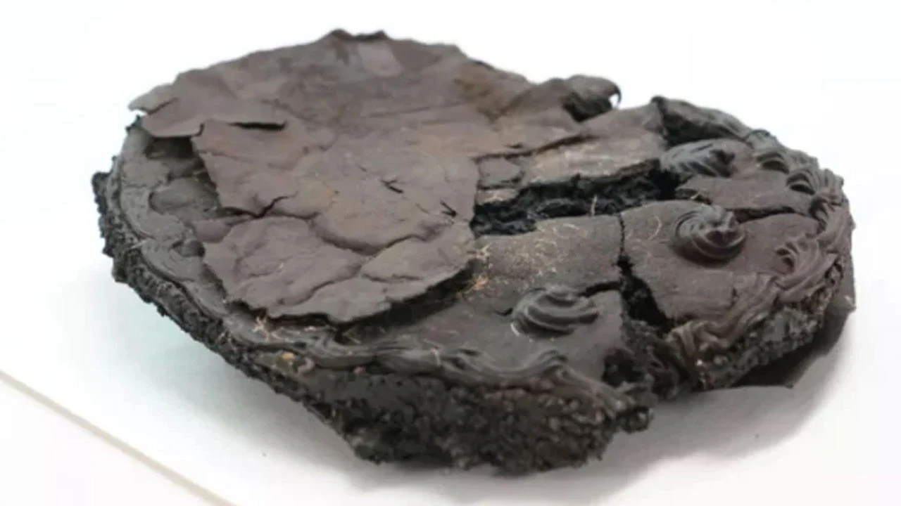 Arkeologlardan şaşırtıcı keşif: 2. Dünya Savaşı’ndan kalma kek bulundu