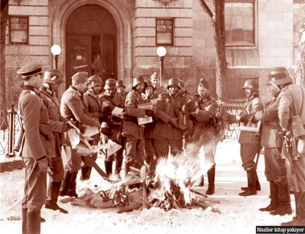 SULTAN II. ABDÜLHAMİD ve YAKILAN DİN KİTAPLARI