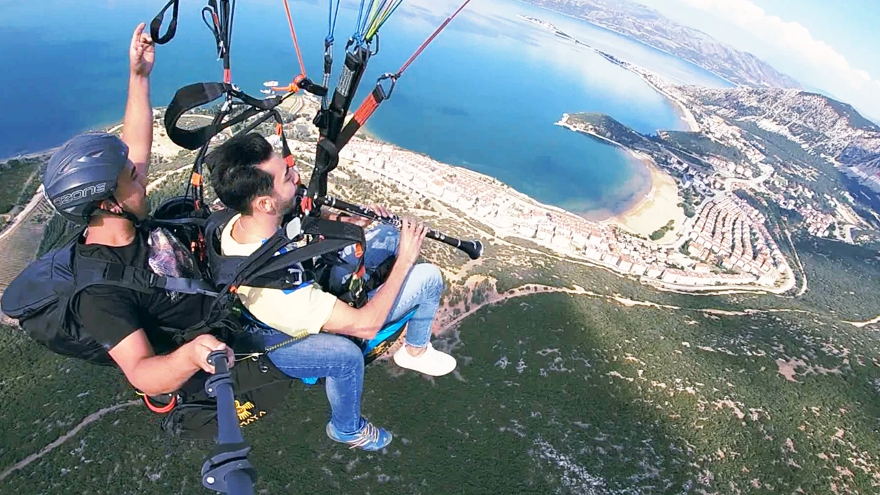 Su kaybına dikkat çekmek için gökyüzünde klarnet çaldı