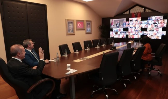 Cumhurbaşkanı Erdoğan ilçe başkanları ile görüştü