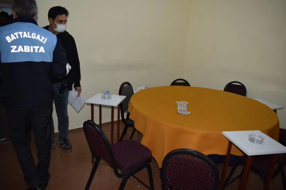 Kumarhaneye çevrilen ofise polis baskını