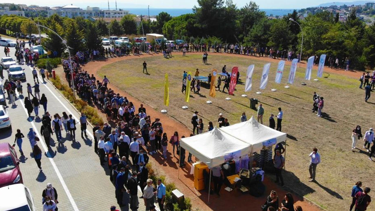 Metrelerce köfte kuyruğu havadan görüntülendi