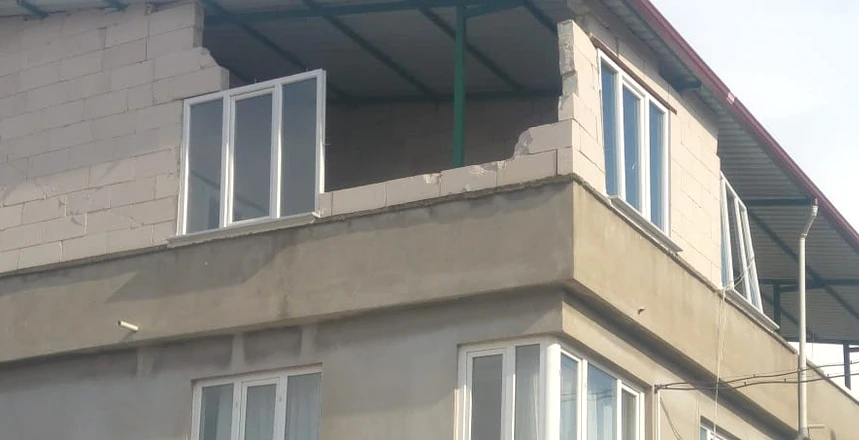 Bursa'da lodos evin duvarlarını yıktı