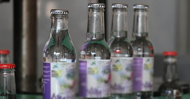 Lavantalı gazoz üretti, siparişlere yetişemiyor