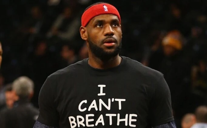 Siyahi Amerikalının boğazını sıkarak öldüren polis için karar çıktı