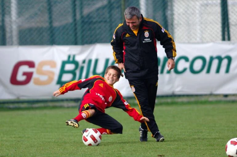 Galatasaray'ın yeni 10 numarası lanis Hagi! Son dakika transfer haberleri...