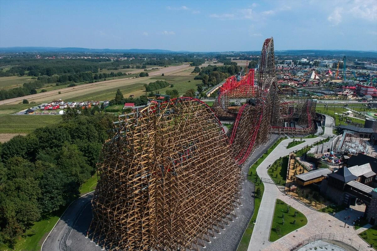 Dünyanın en uzun tahta lunapark treni