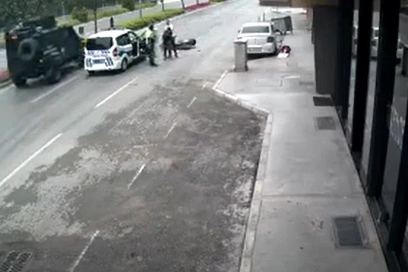 Motosikleti çalan hırsıza meydan dayağı